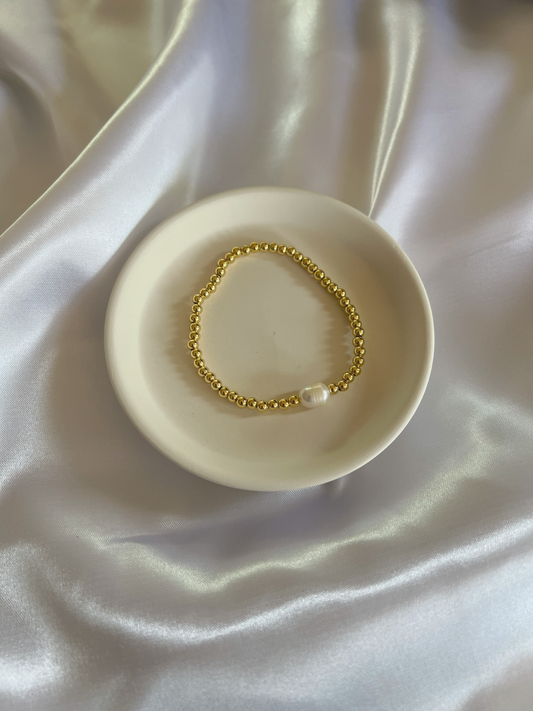 Big Pearl with Gold Beads Bracelet