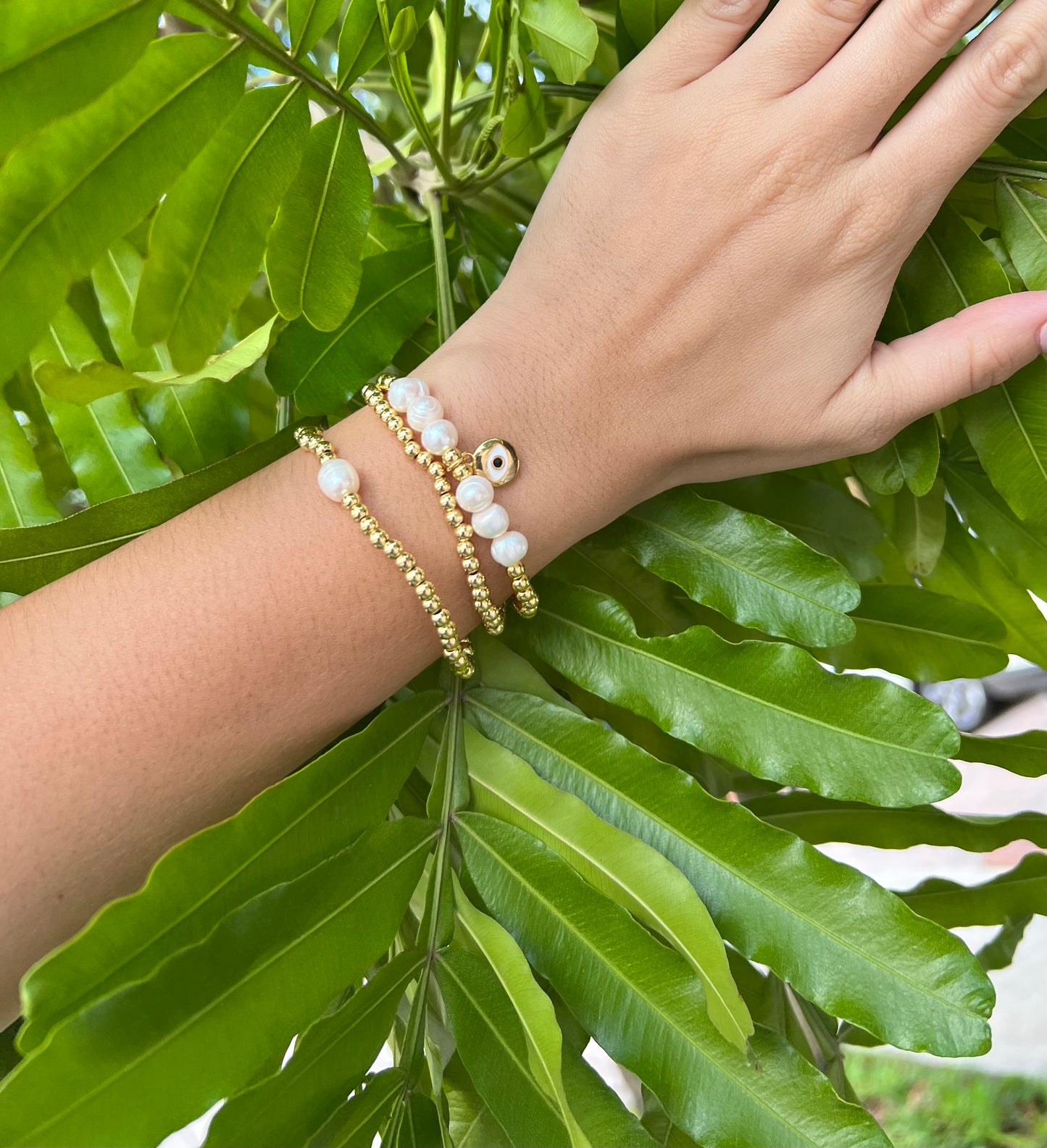 Big Pearl with Gold Beads Bracelet